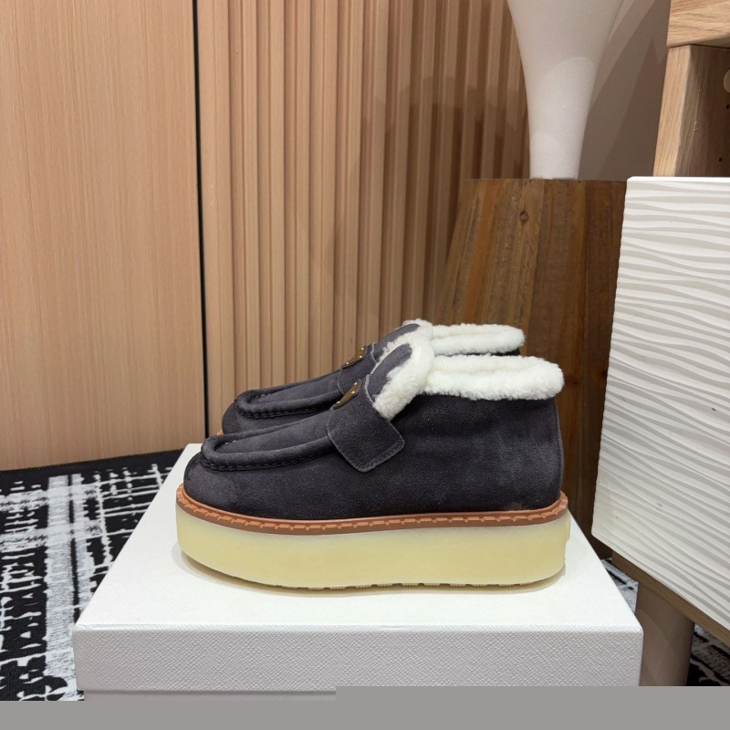 Pra*a casual shoes